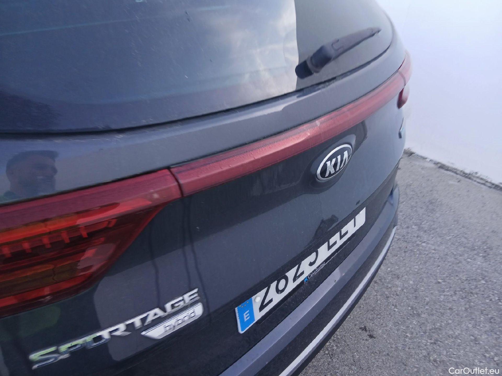  KIA  Sportage KIA  1.6MHEV Drive 100kW(136CV) 4x2(Crist Tintados)(CX) #9