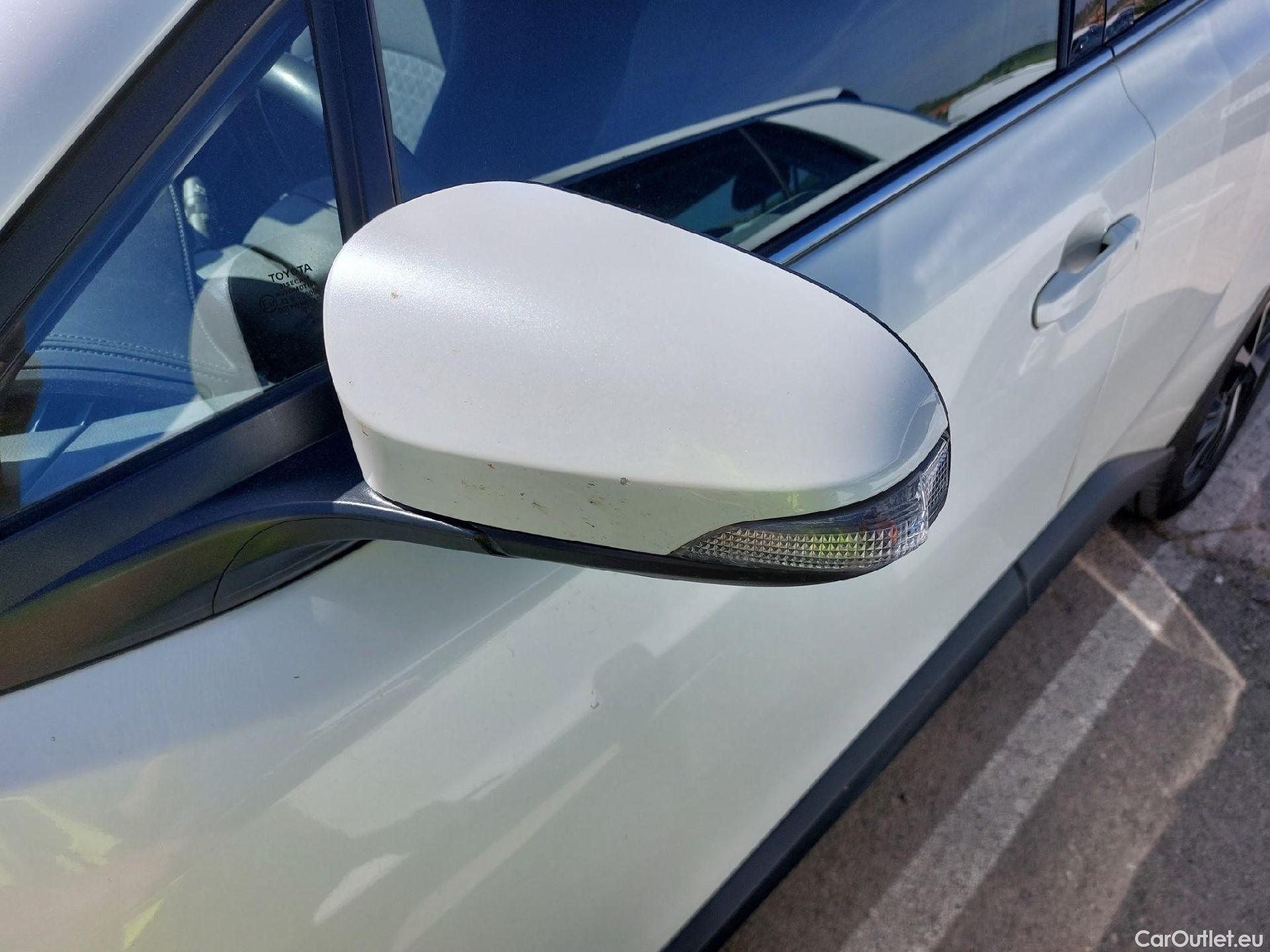  Toyota  C-HR TOYOTA  / 2019 / 5P / todoterreno 2.0 180H Advance #7