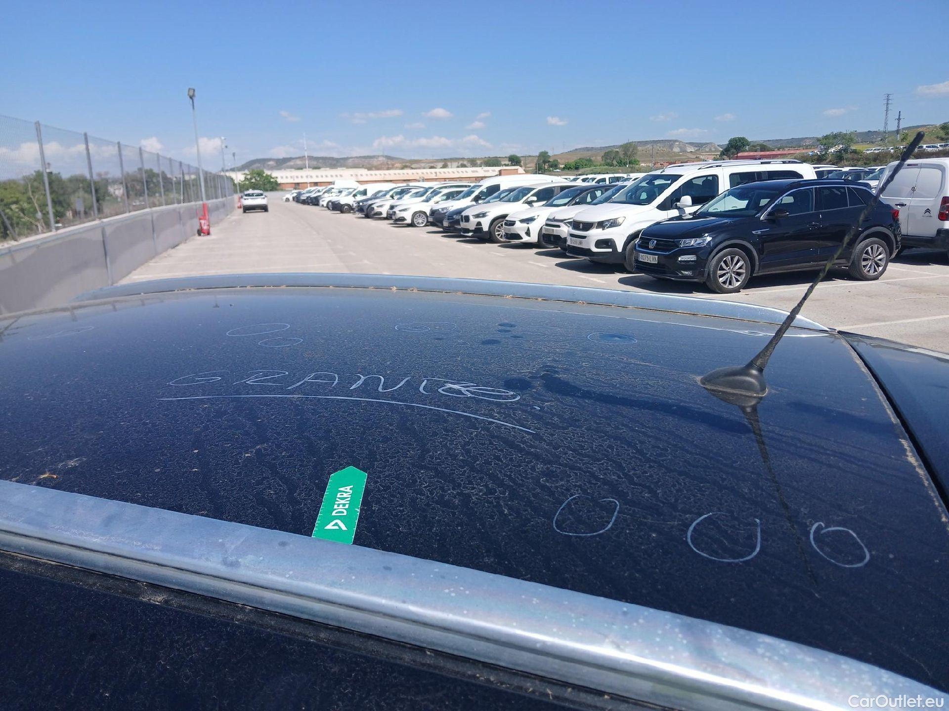  Opel   Grandland X OPEL / 2017 / 5P / todoterreno 1.5 CDTi Design Line 120 Aniversario (CX) #25