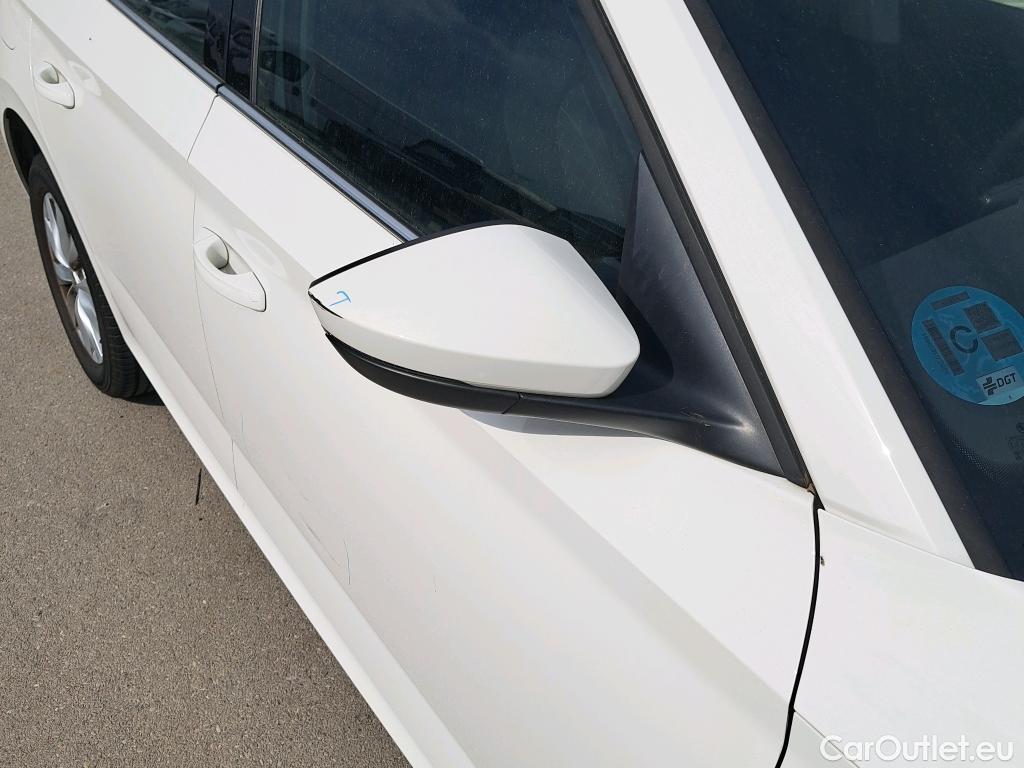  Skoda  KAMIQ SKODA  1.0 TSI 81kW (110CV) DSG Ambition (CX) #11
