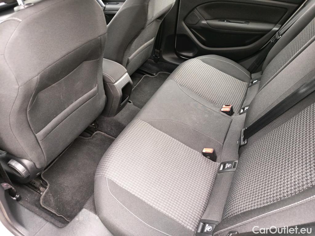  Peugeot  308 PEUGEOT  / 2017 / 5P / berlina con portón 5p Active Pack BlueHDi 130 S&S #16
