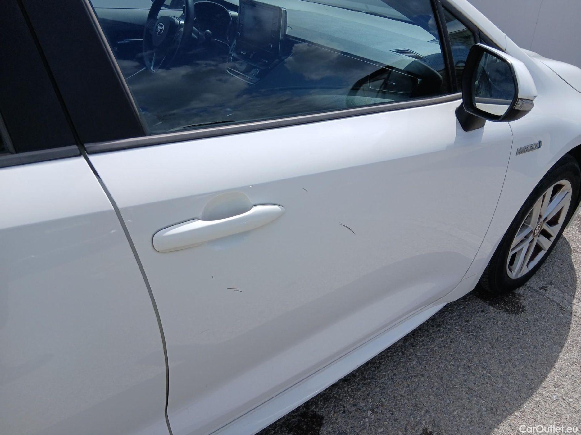  Toyota  Corolla TOYOTA  / 2019 / 5P / berlina con portón 1.8 125H BUSINESS PLUS E-CVT #33