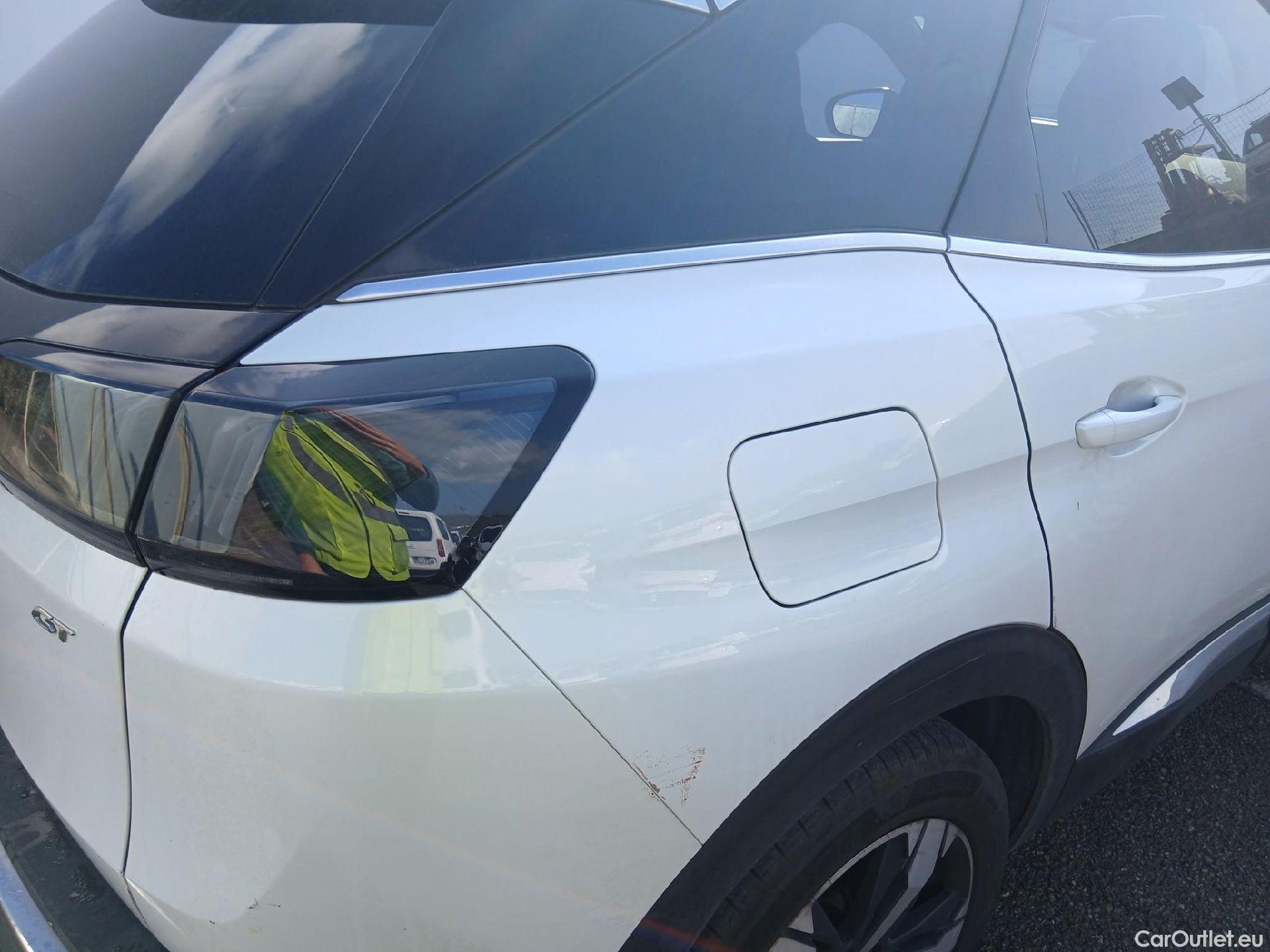  Peugeot  3008 PEUGEOT  / 2020 / 5P / todoterreno 1.2 PureTech 96KW (130CV) S&S GT #16