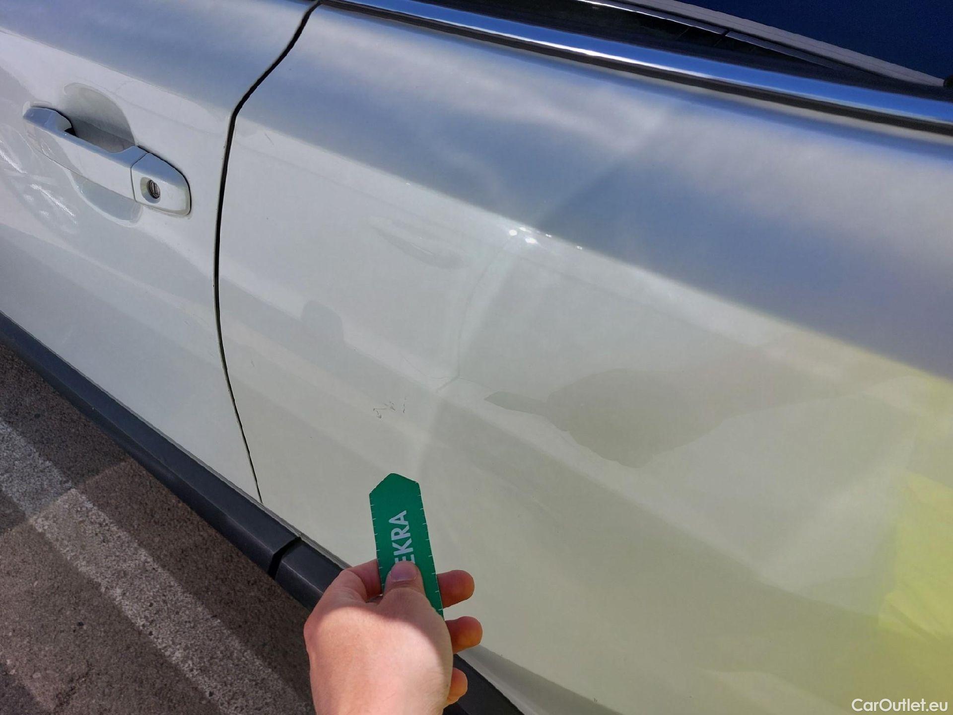  Toyota  C-HR TOYOTA  / 2019 / 5P / todoterreno 2.0 180H Advance #9