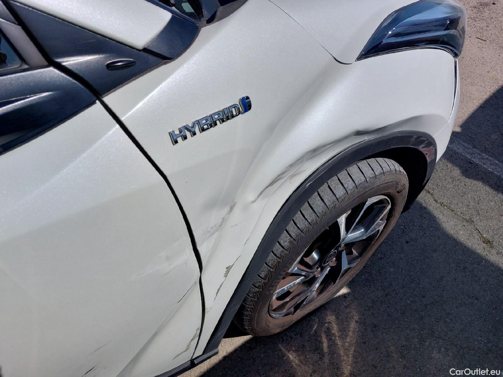  Toyota  C-HR TOYOTA  / 2019 / 5P / todoterreno 2.0 180H Advance #31