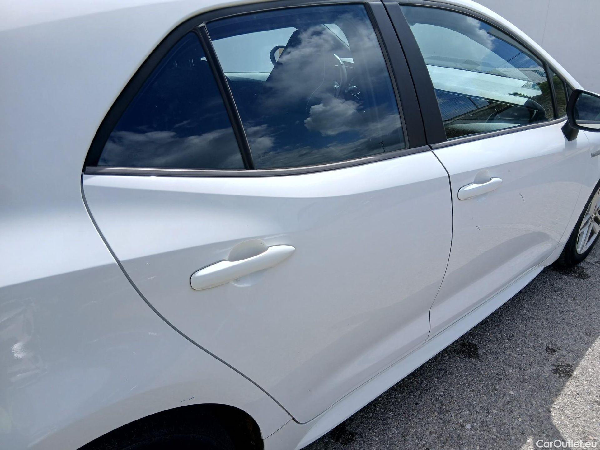  Toyota  Corolla TOYOTA  / 2019 / 5P / berlina con portón 1.8 125H BUSINESS PLUS E-CVT #31