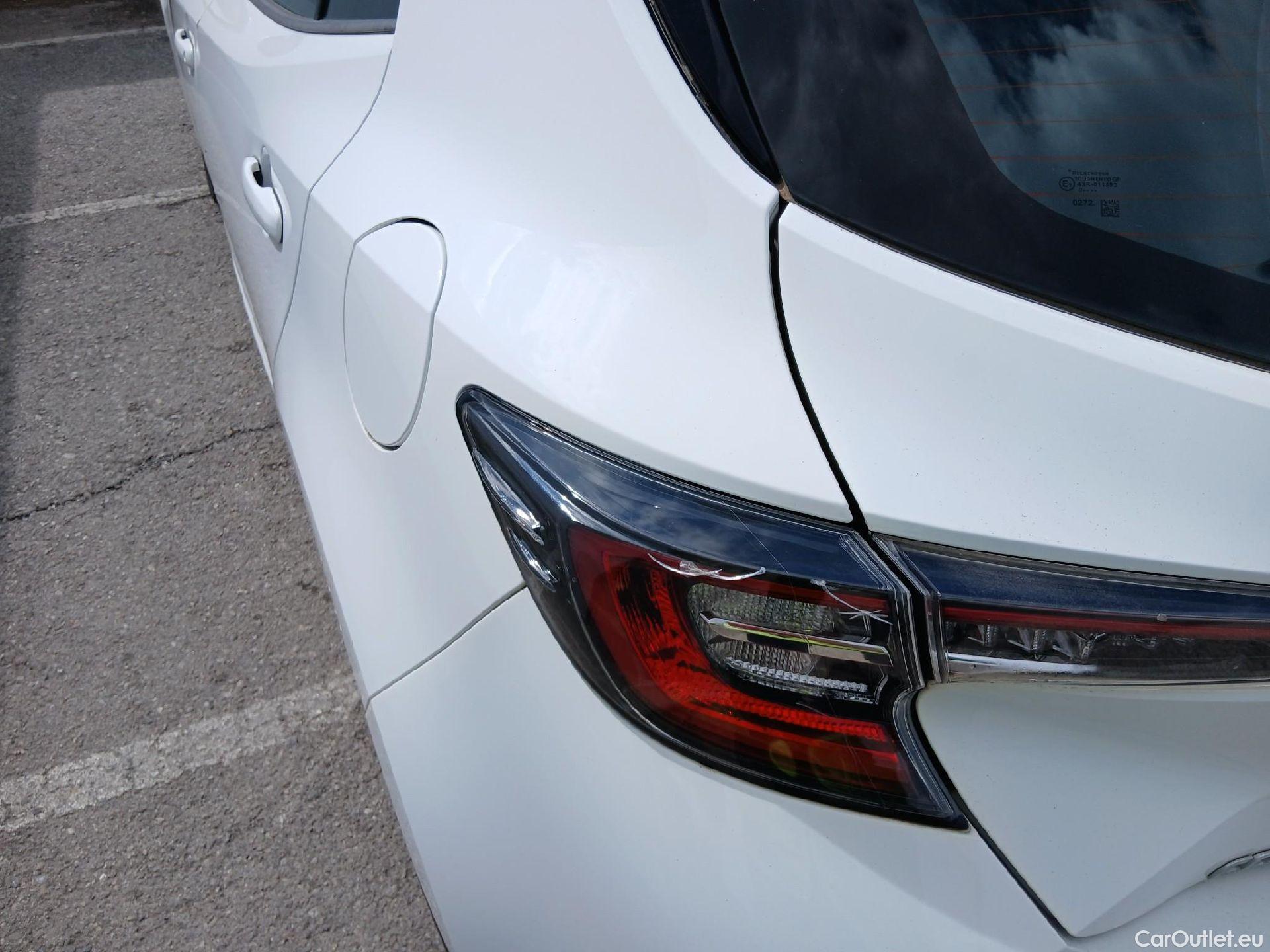  Toyota  Corolla TOYOTA  / 2019 / 5P / berlina con portón 1.8 125H BUSINESS PLUS E-CVT #19