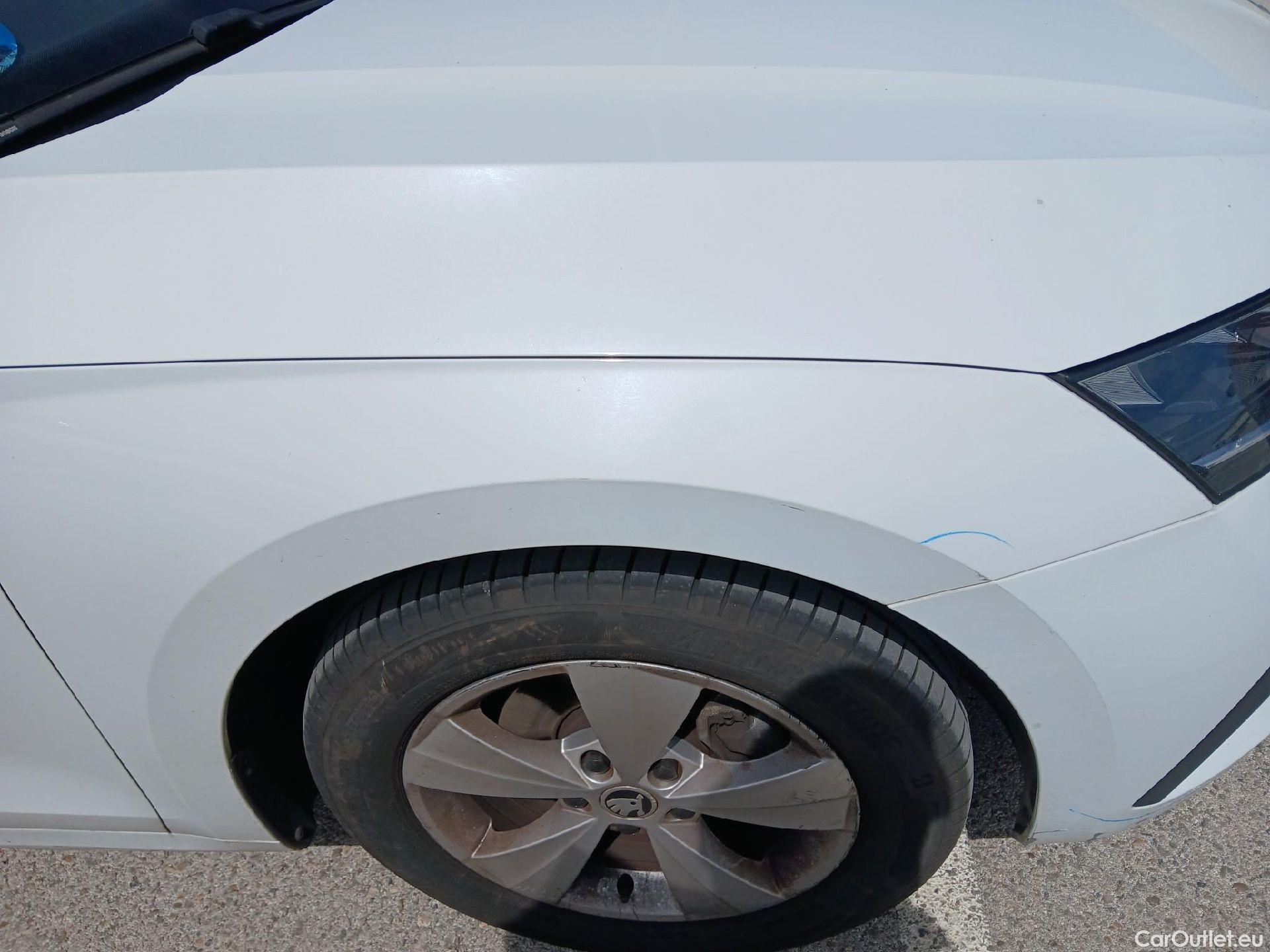  Skoda  Octavia SKODA  / 2020 / 5P / familiar Combi 1.0 TSI 81kW(110CV) DSG mHEV Ambi. #28