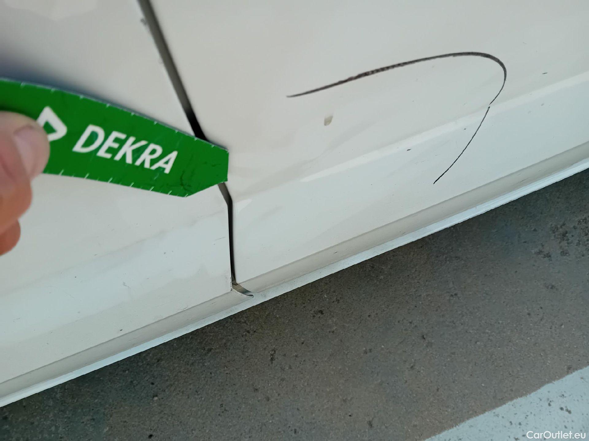  Volkswagen  Polo VOLKSWAGEN  / 2017 / 5P / berlina con portón Advance 1.6 TDI 70kW (95CV) #9