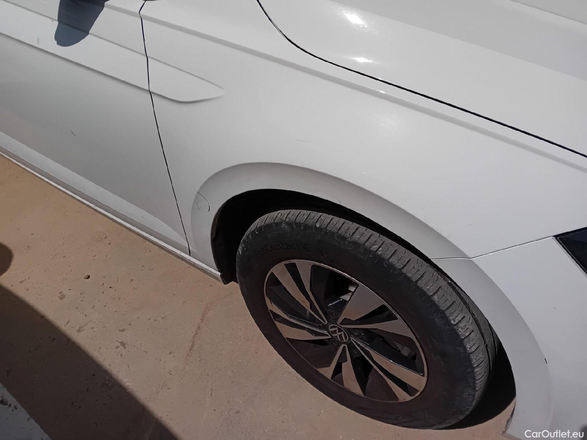  Volkswagen  Polo VOLKSWAGEN  / 2017 / 5P / berlina con portón Advance 1.6 TDI 70kW (95CV) #19