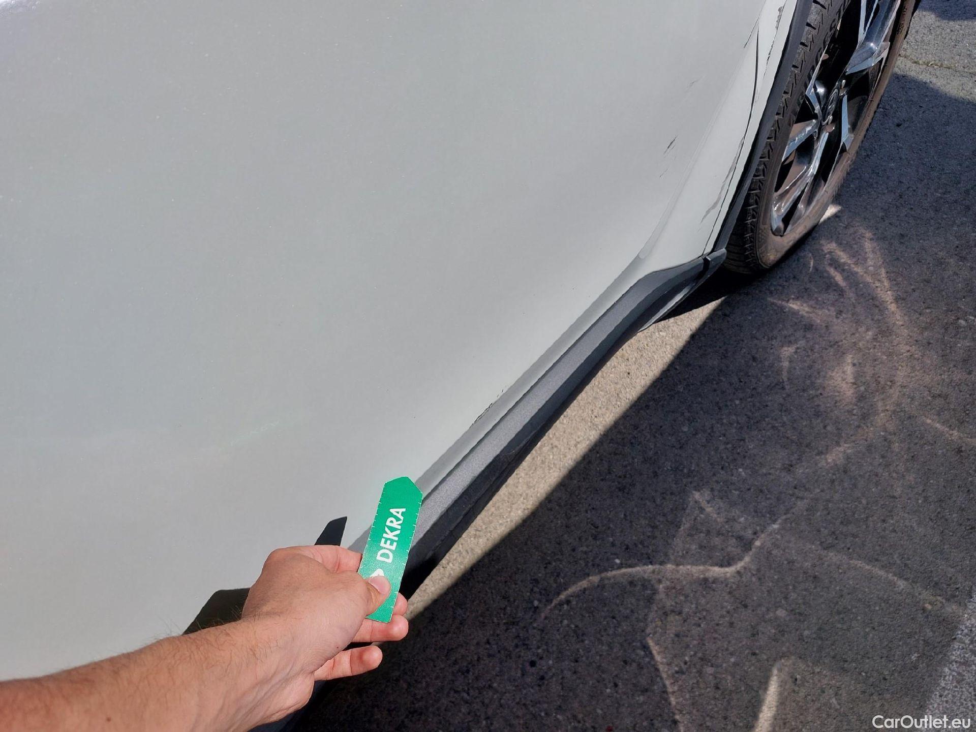  Toyota  C-HR TOYOTA  / 2019 / 5P / todoterreno 2.0 180H Advance #26