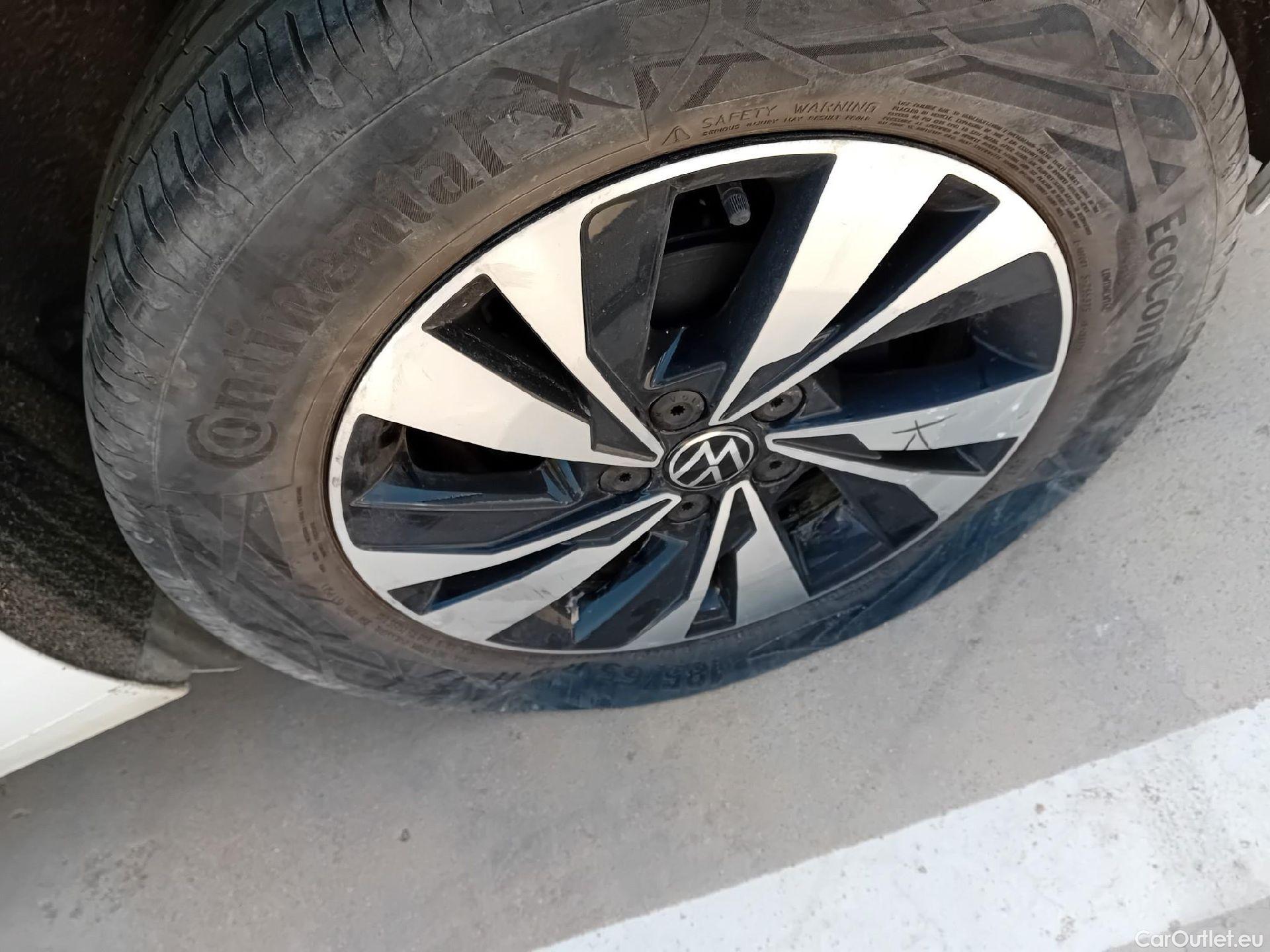 Volkswagen  Polo VOLKSWAGEN  / 2017 / 5P / berlina con portón Advance 1.6 TDI 70kW (95CV) #7