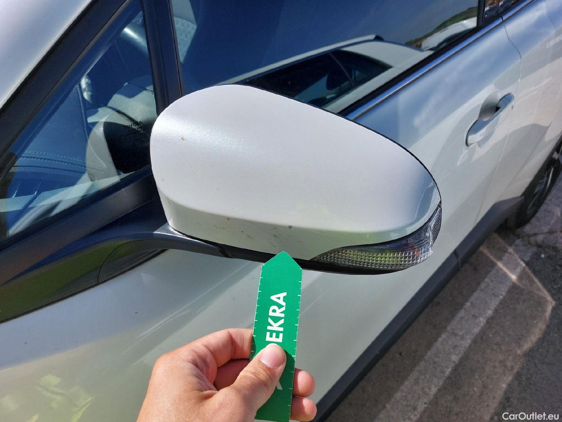  Toyota  C-HR TOYOTA  / 2019 / 5P / todoterreno 2.0 180H Advance #8