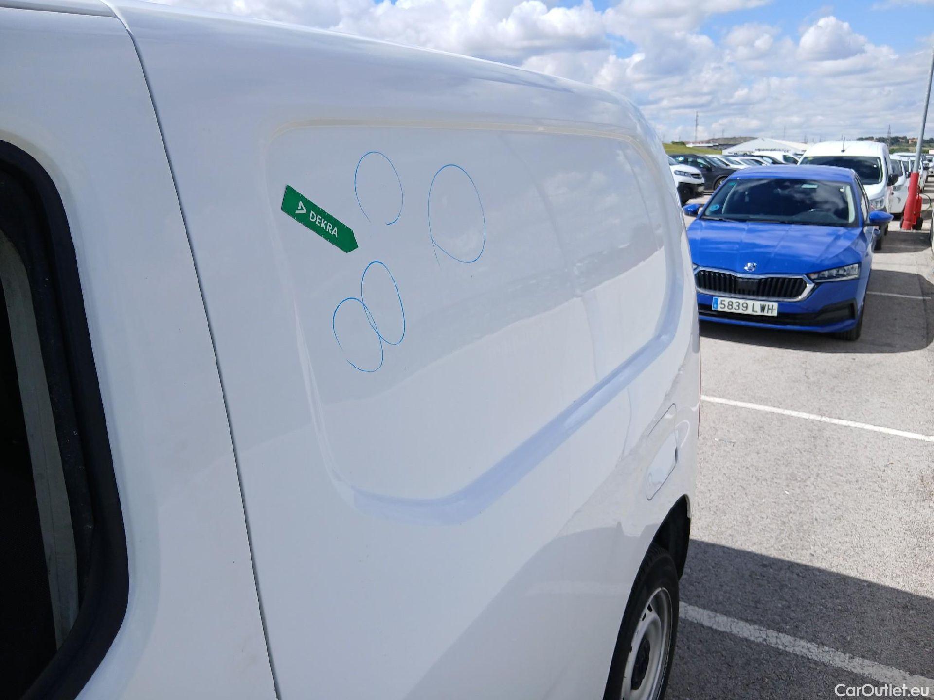  Opel  Combo OPEL  / 2018 / 4P / furgón derivado de turismo 1.5 TD 75kW (100CV) Select L H1 650kg #15