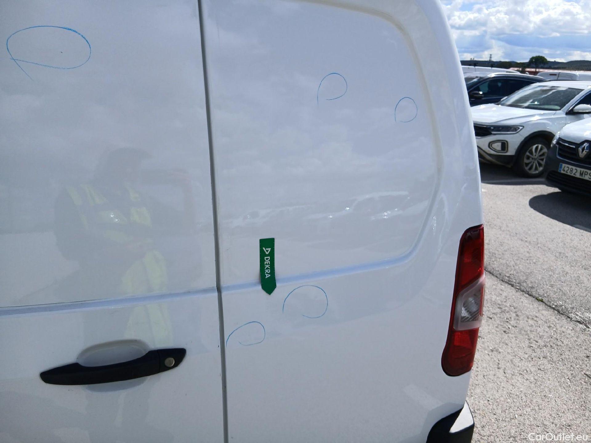  Opel  Combo OPEL  / 2018 / 4P / furgón derivado de turismo 1.5 TD 75kW (100CV) Select L H1 650kg #21