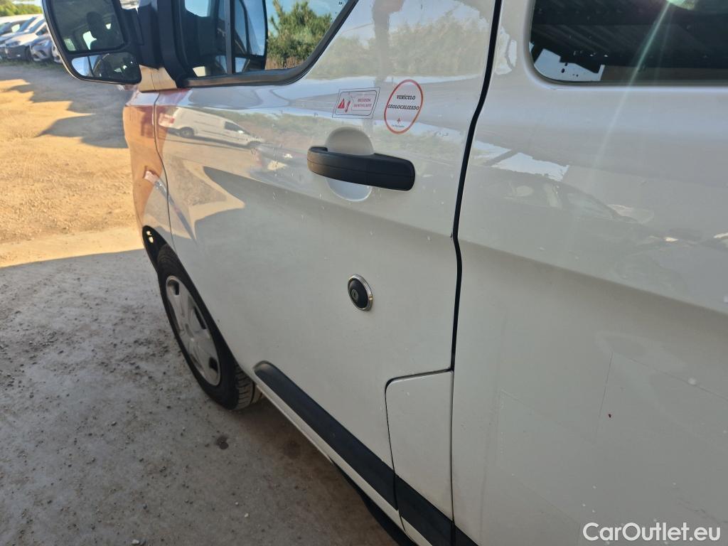  Ford  Transit FORD  Custom combi  2.0 TDCI 130 CV  #25