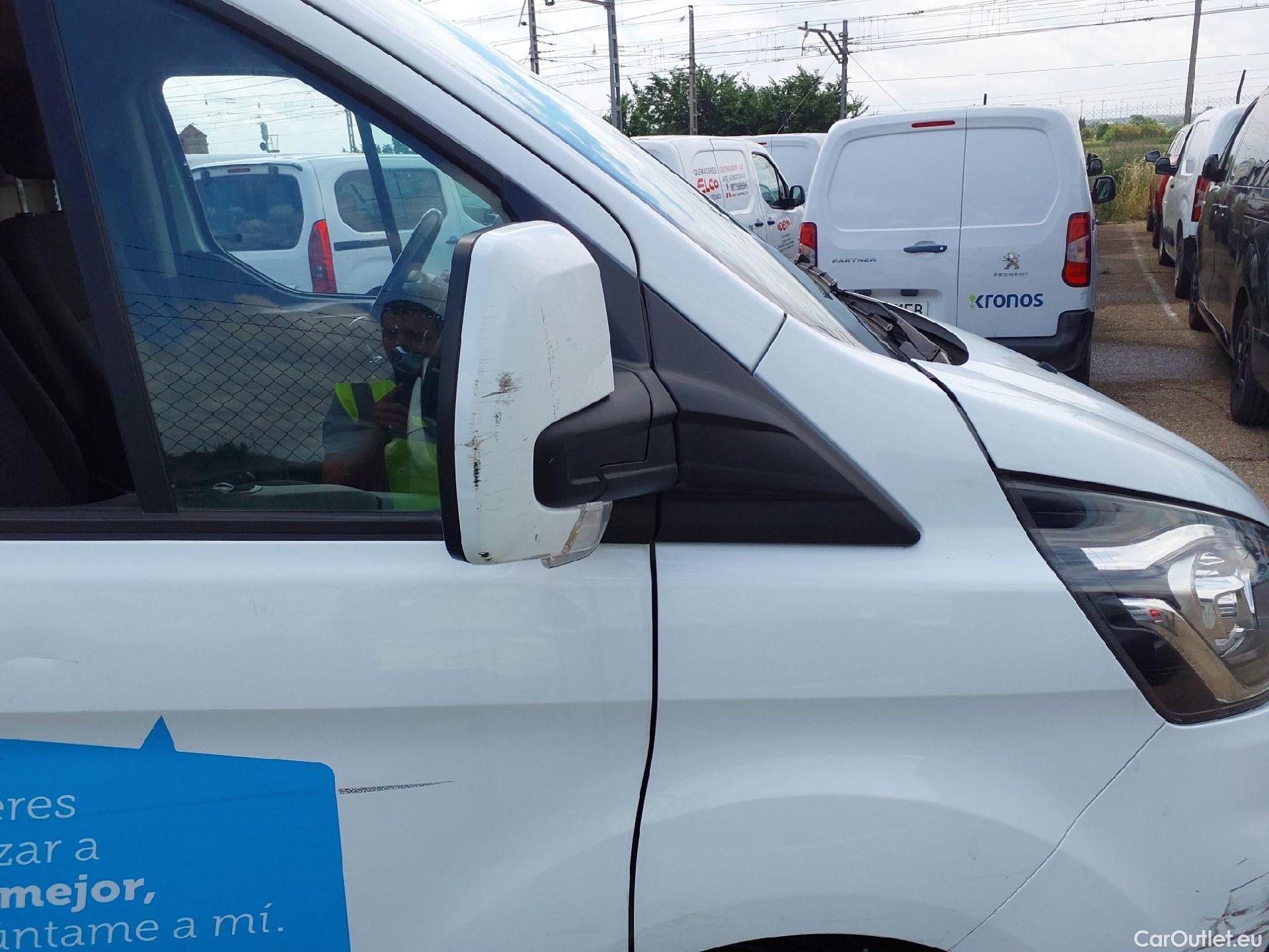  Ford  Transit FORD  Custom / 2012 / 4P / furgón Van 2.0 TDCI 96kW 320 L1 MHEV Trend #50