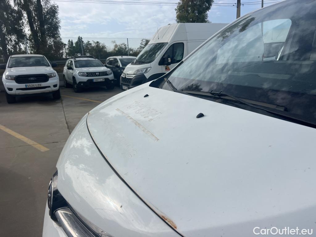  Toyota  Proace TOYOTA  / 2016 / 4P / furgón FU. MEDIO (L1) 2.0D 90kW COMFORT CARGA + #10