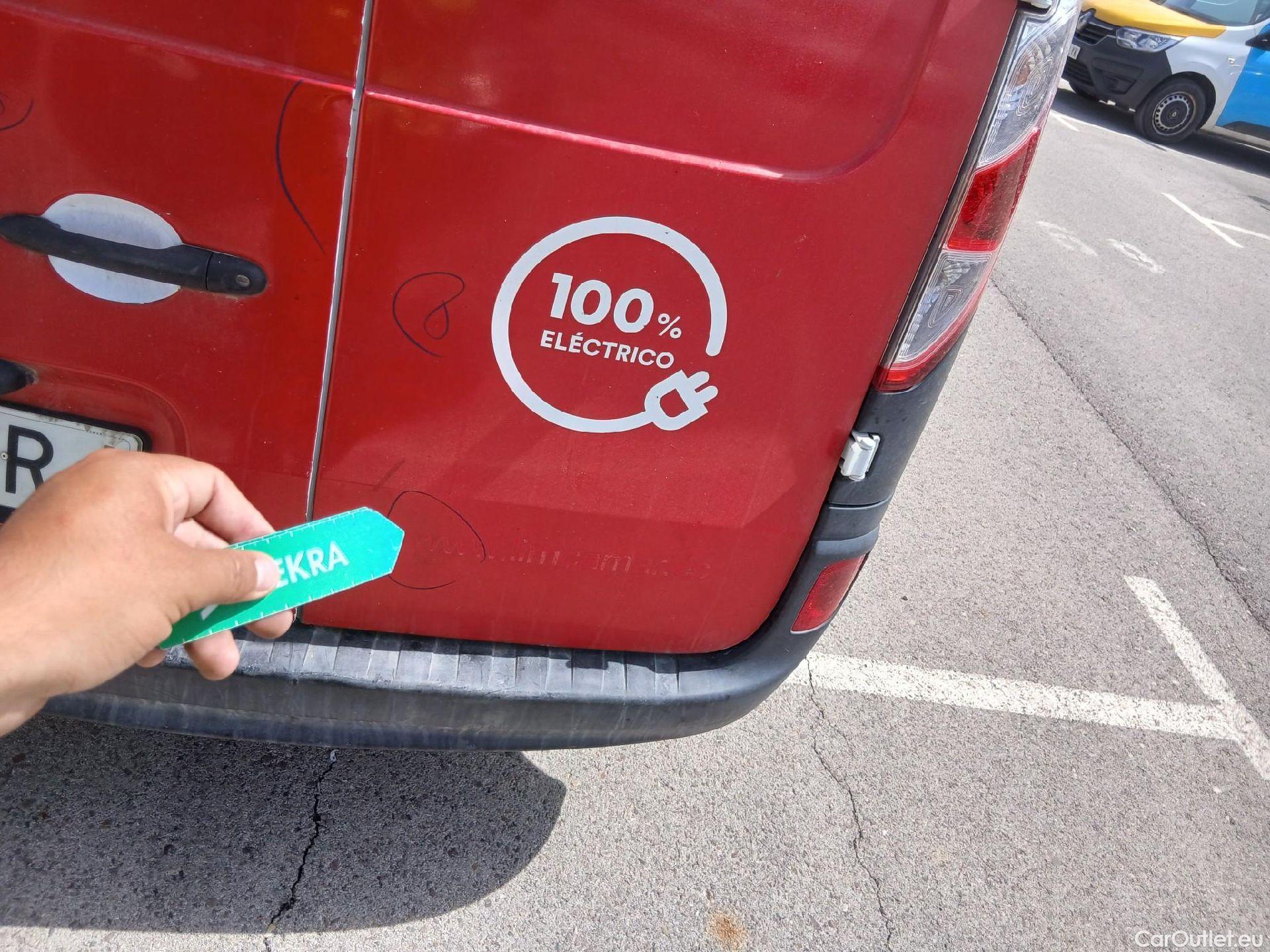  Renault  Kangoo RENAULT  Z.E./2013/3P/furgón derivado de turismo Z.E. #48