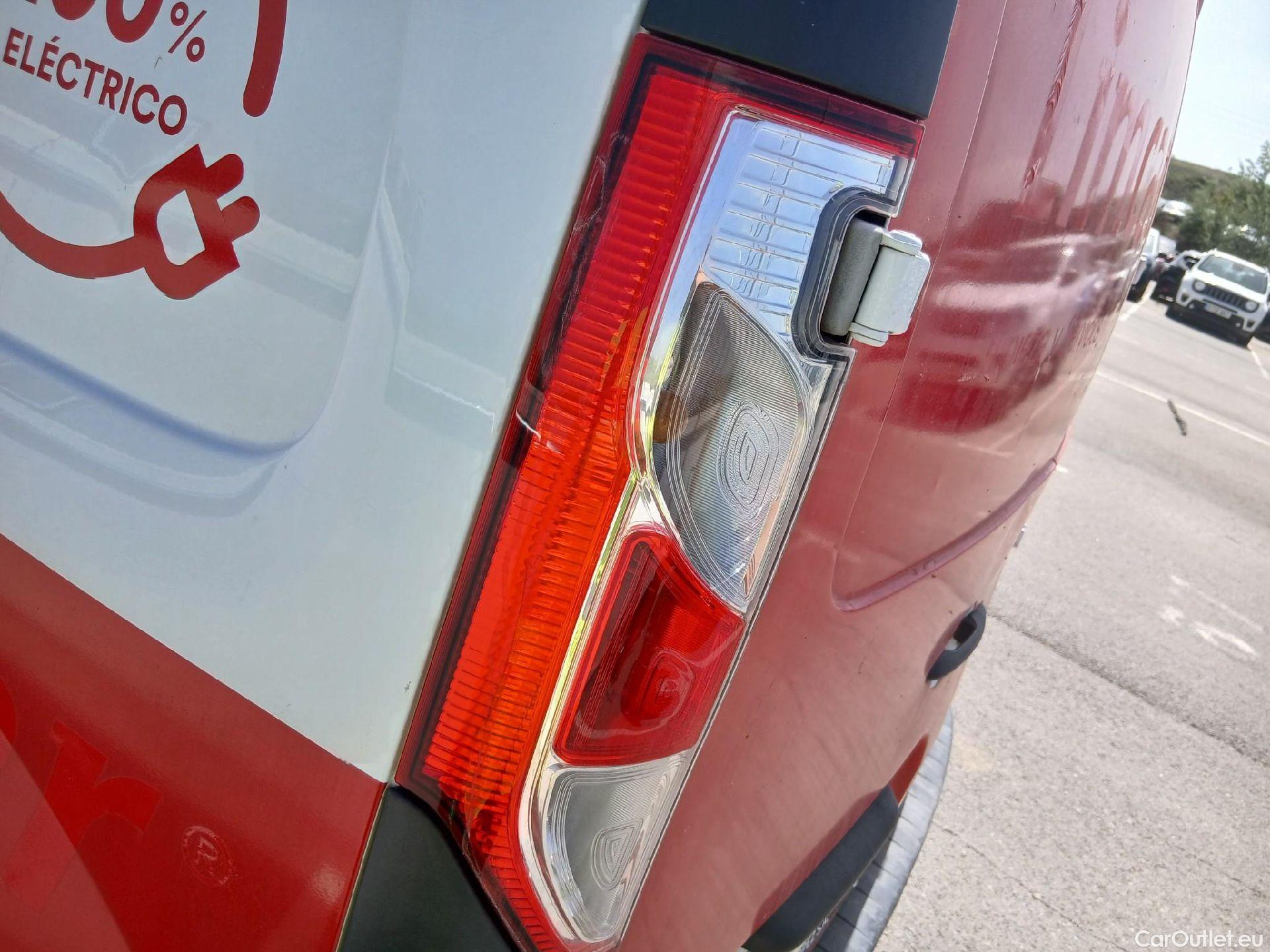  Renault  Kangoo RENAULT  Z.E./2013/3P/furgón derivado de turismo Z.E. #40