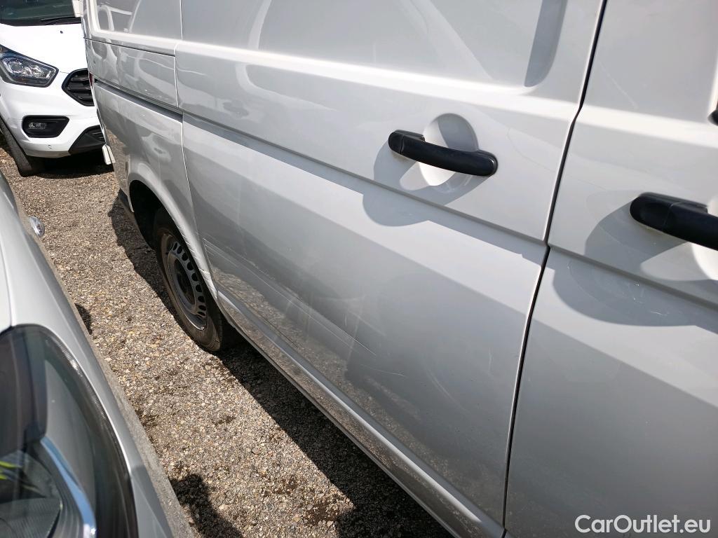  Land Rover  Discovery VOLKSWAGEN Transporter / 2020 / 4P / furgón Furgón Corto TN 2.0 TDI 110kW 4MO #4