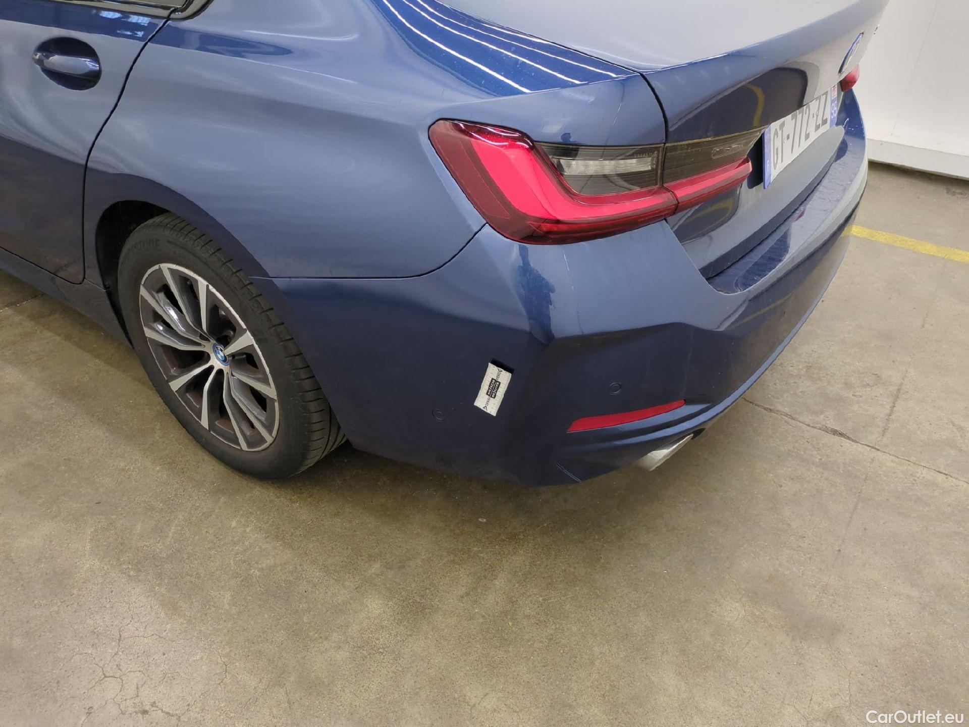  Bmw  Serie 3 BMW Série 3 Berline / 2022 / 4P / Berline 320e 204ch Business Design BVA8 Hybride #14