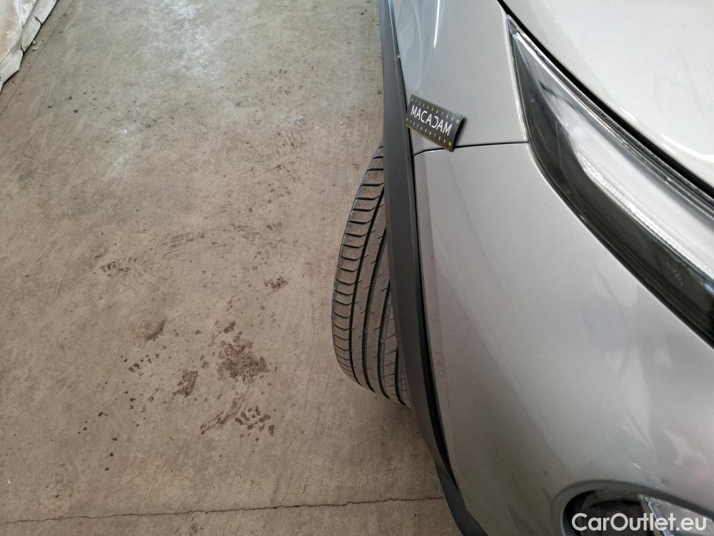  Nissan  Juke NISSAN  / 2019 / 5P / Crossover Hybrid 145 Business+ #64
