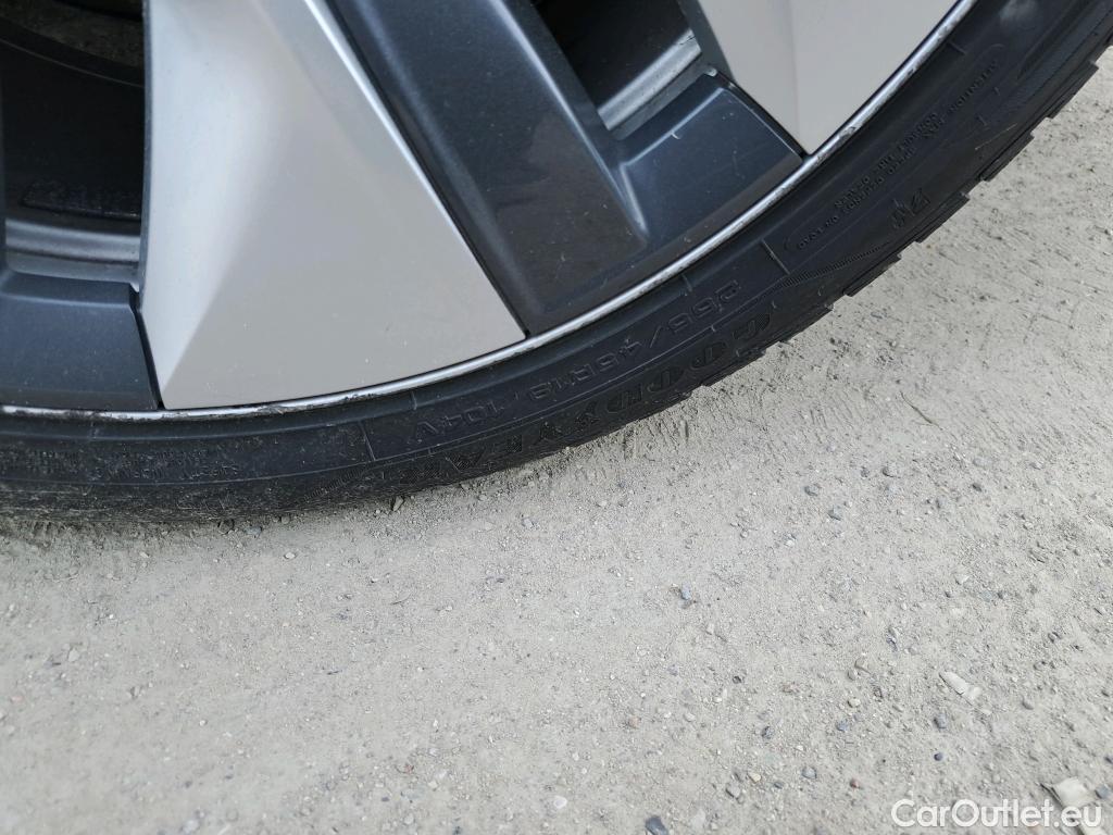  Tesla  Model Y TESLA  / 2021 / 5P / SUV RWD #10