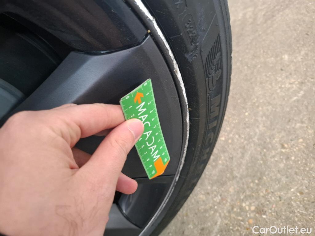  Tesla  Model 3 TESLA  / 2018 / 4P / Berline Grande Autonomie #8
