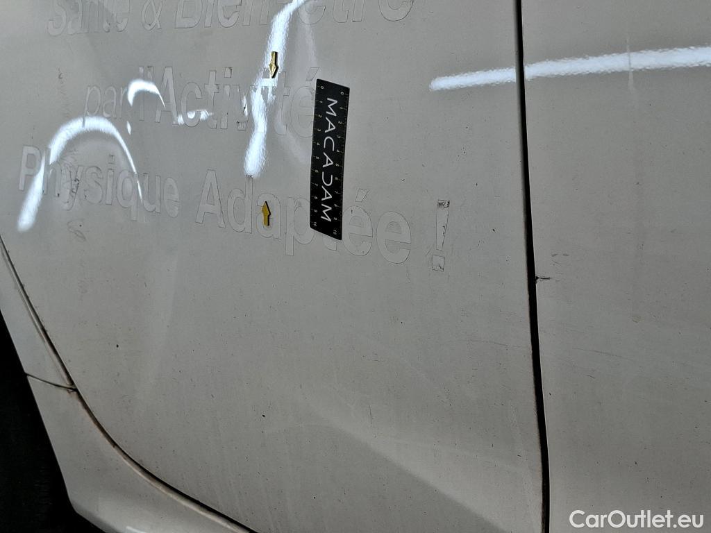  Toyota  Yaris TOYOTA  Hybride / 2019 / 5P / Berline Hybride 116h France Business Stage Acad #12
