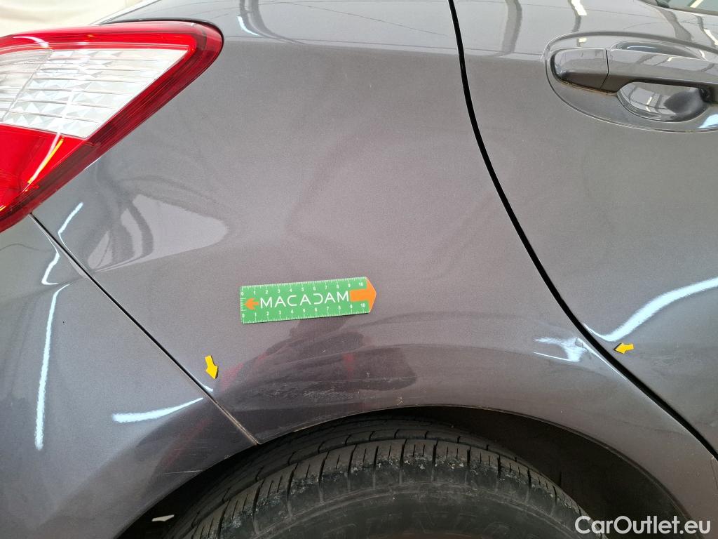  Toyota  Yaris TOYOTA  Hybride 5p Berline 1.5 VVT-I HYBRID France Business #3