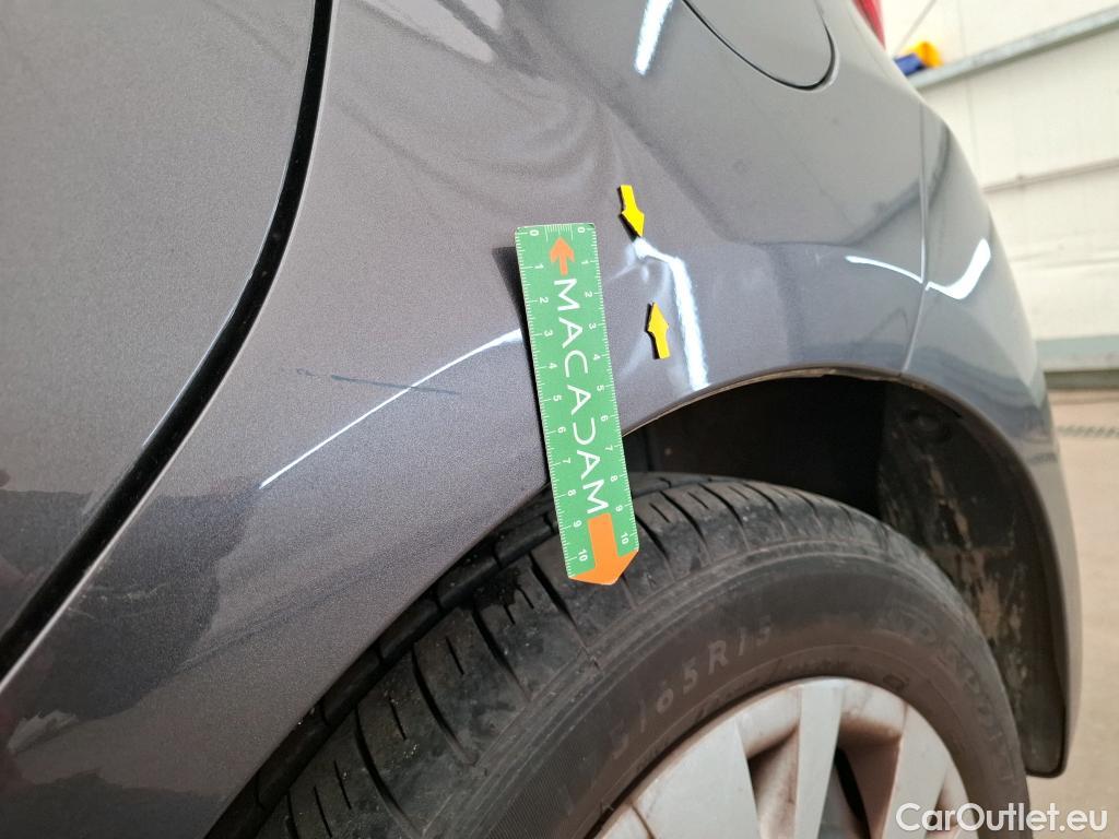  Toyota  Yaris TOYOTA  Hybride 5p Berline 1.5 VVT-I HYBRID France Business #26