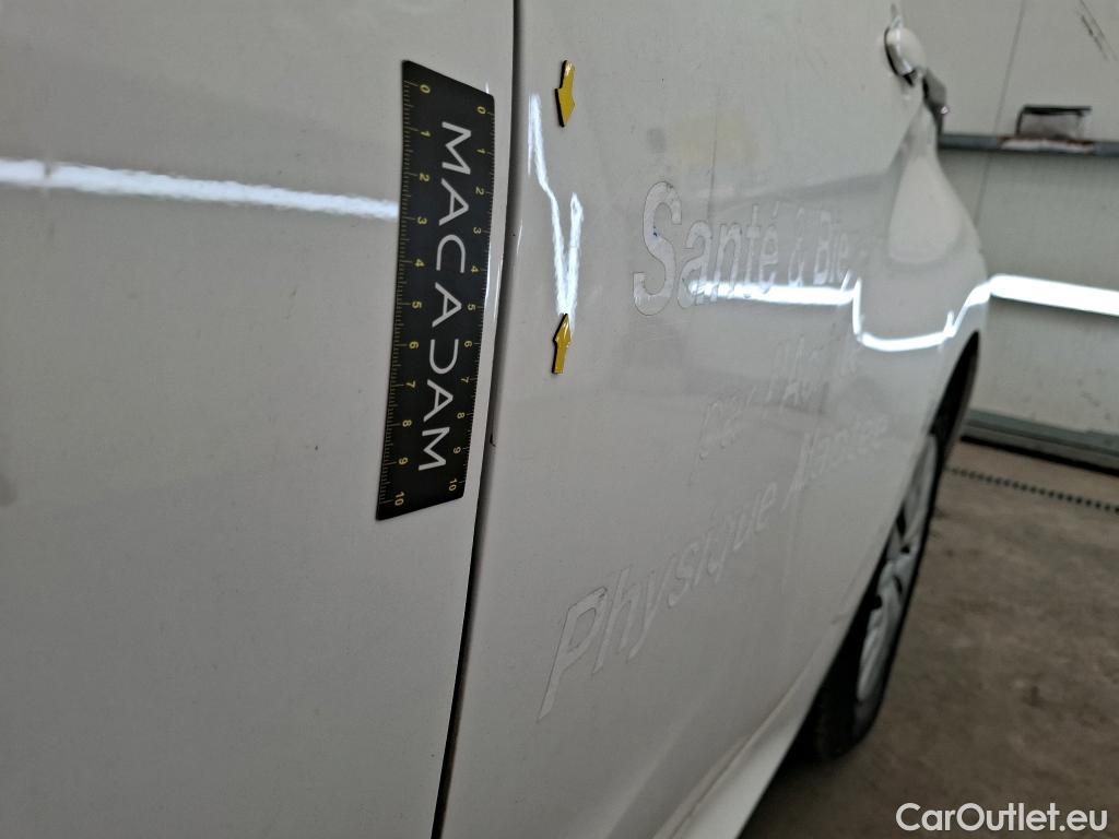  Toyota  Yaris TOYOTA  Hybride / 2019 / 5P / Berline Hybride 116h France Business Stage Acad #21