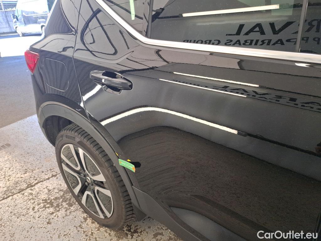  Volvo  XC 40 VOLVO XC40 / 2017 / 5P / SUV Recharge T5 262 DCT7 Inscription Luxe #4