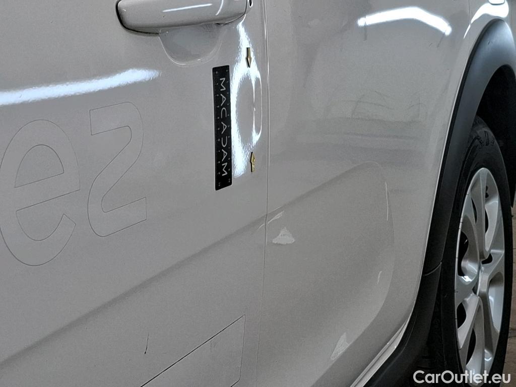  Citroen  C3  Société Feel 1.5 BlueHDI 100CV BVM5 E6dT #2