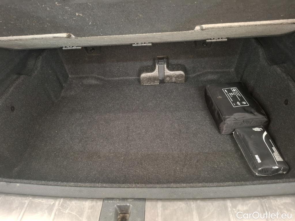  Bmw  X1 Série  sDrive 18 i xLine 1.5 135CV BVA7 E6d #56