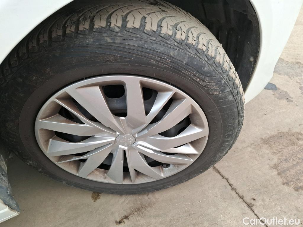  Peugeot  208  Premium 1.5 HDi 100CV BVM6 E6d #8