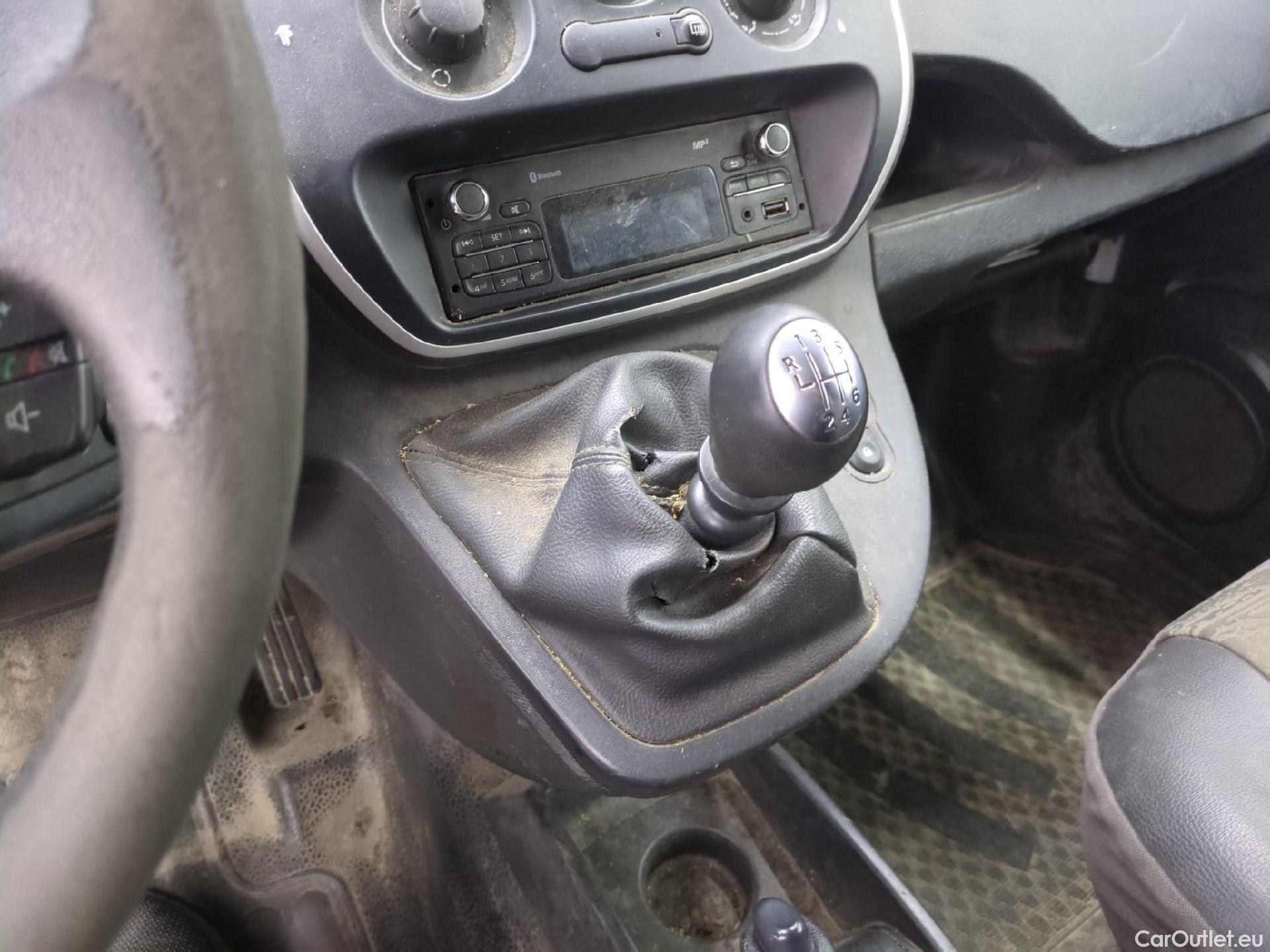  Renault  EXPRESS RENAULT Kangoo  / 2013 / 4P / Fourgonnette Confort TCe 115 #10
