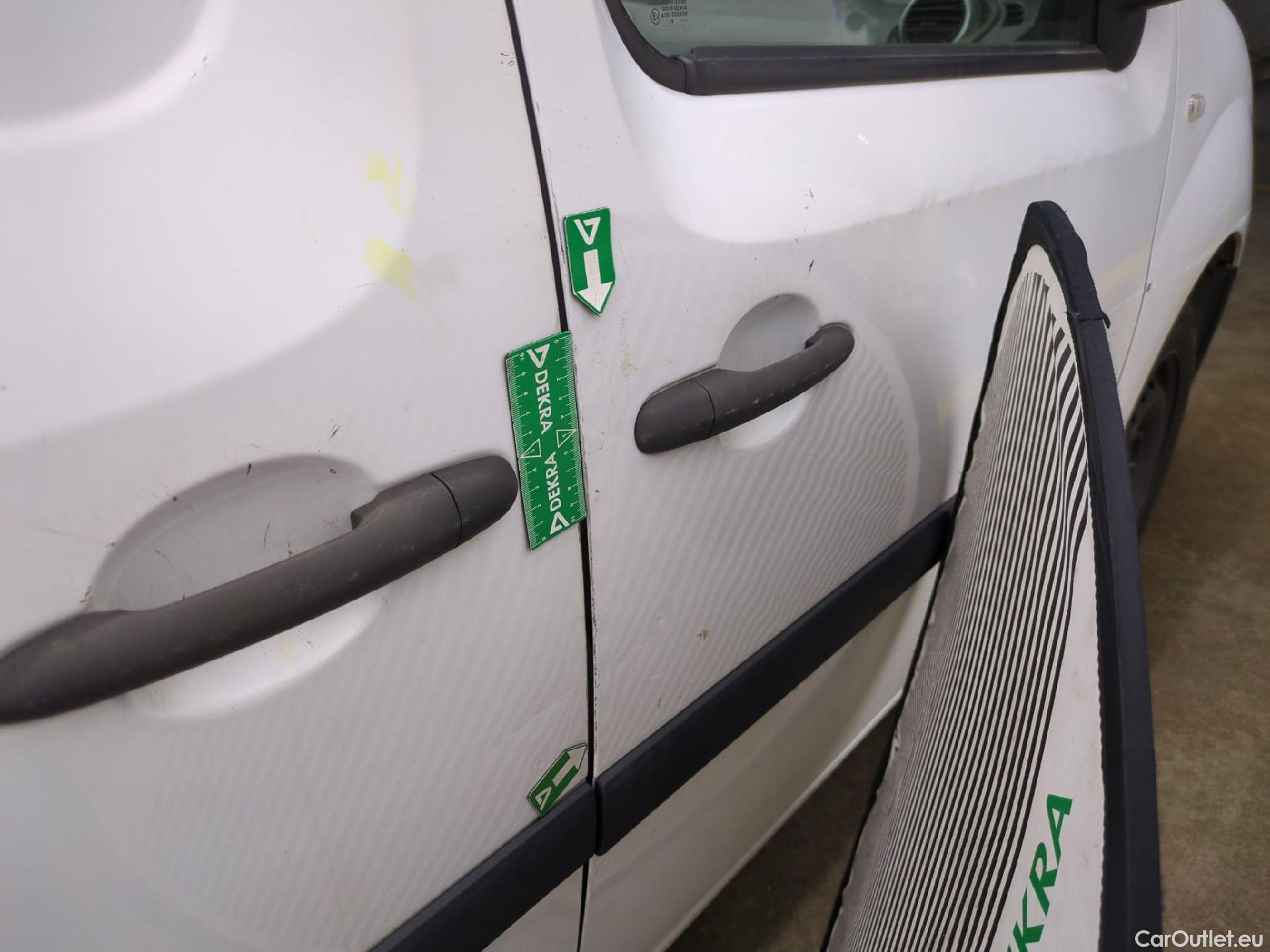  Renault  EXPRESS RENAULT Kangoo  / 2013 / 4P / Fourgonnette Confort TCe 115 #39