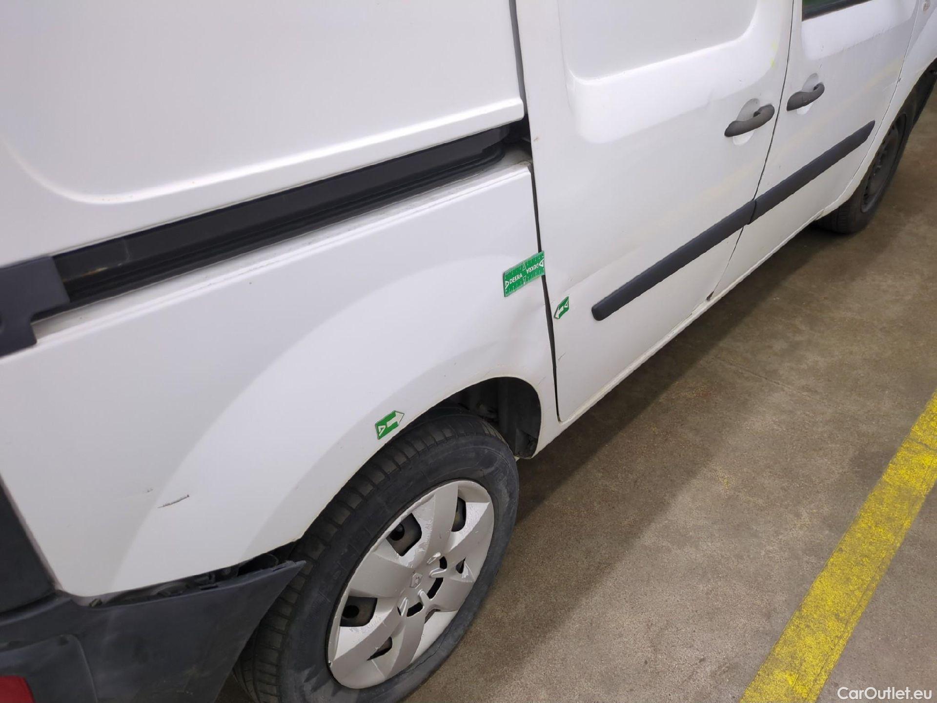  Renault  EXPRESS RENAULT Kangoo  / 2013 / 4P / Fourgonnette Confort TCe 115 #25