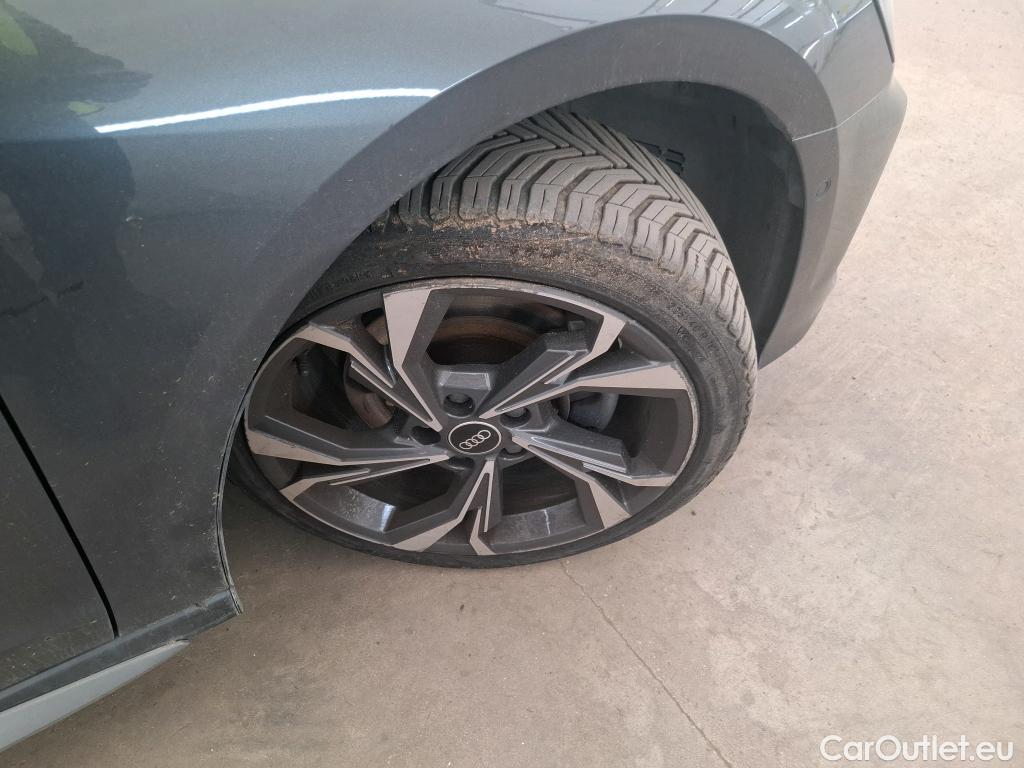  Audi  A3 AUDI  Sportback / 2020 / 5P / Berline 35 TFSI 150 MHEV S Tronic S Line #51