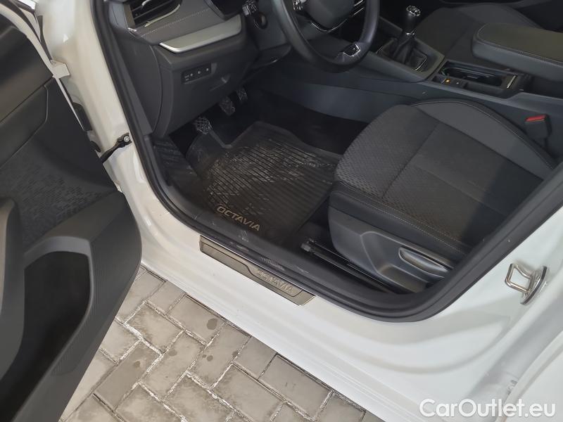  Skoda  Octavia  Combi (NX3)(2020) Oct.Combi 2.0TDI 85 Style #7