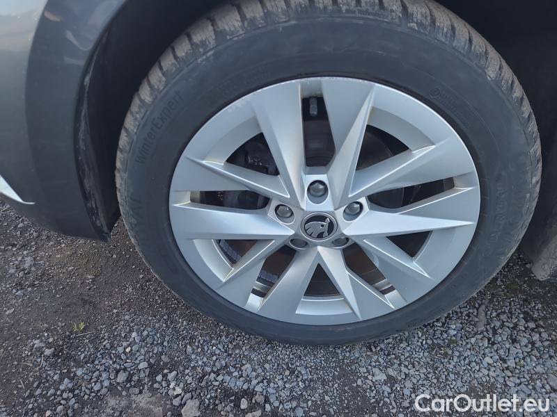  Skoda  Octavia  Lim. (NX3)(2020) Oct. 2.0TDI 110 Style AT 5d #3
