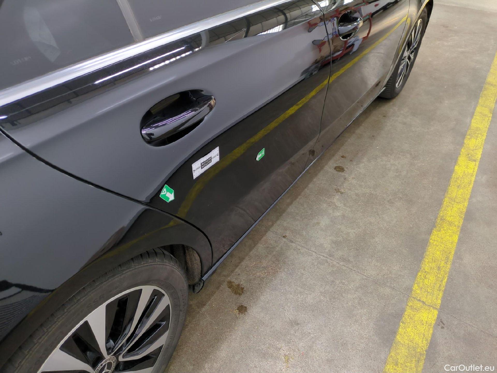  Mercedes  A-Klasse MERCEDES-BENZ Classe A Berline / 2018 / 4P / Berline A 180 d Business Line #16