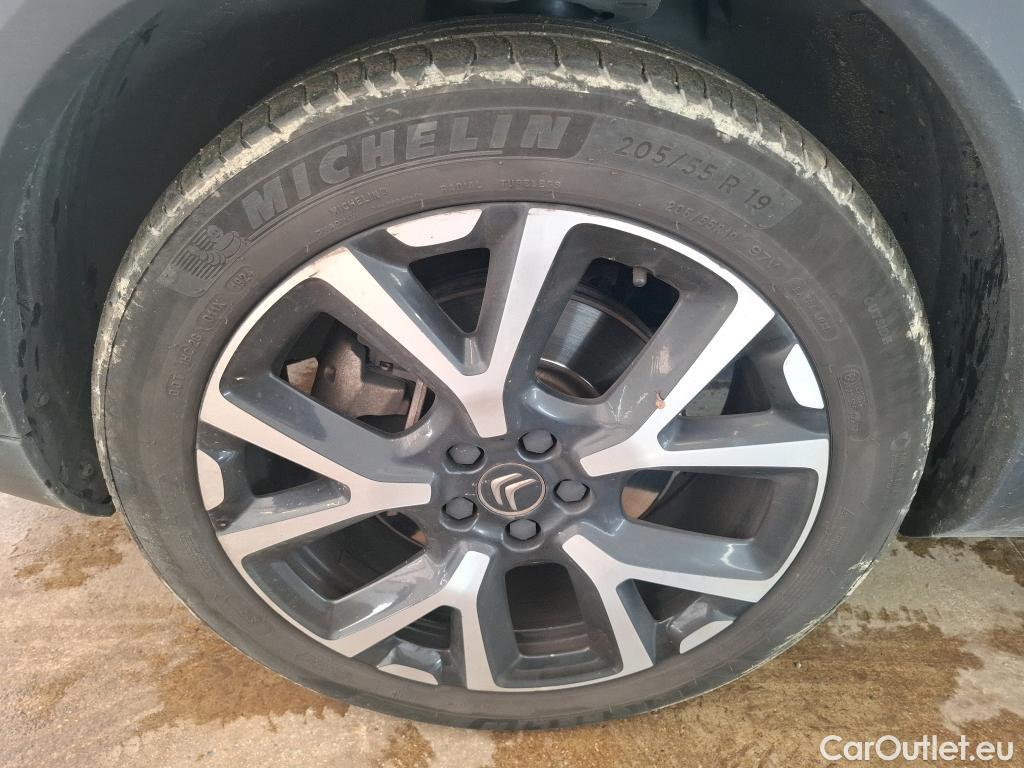  Citroen  C5 Aircross CITROEN  / 2018 / 5P / SUV Hybrid 225 e-EAT8 Shine Pack #17