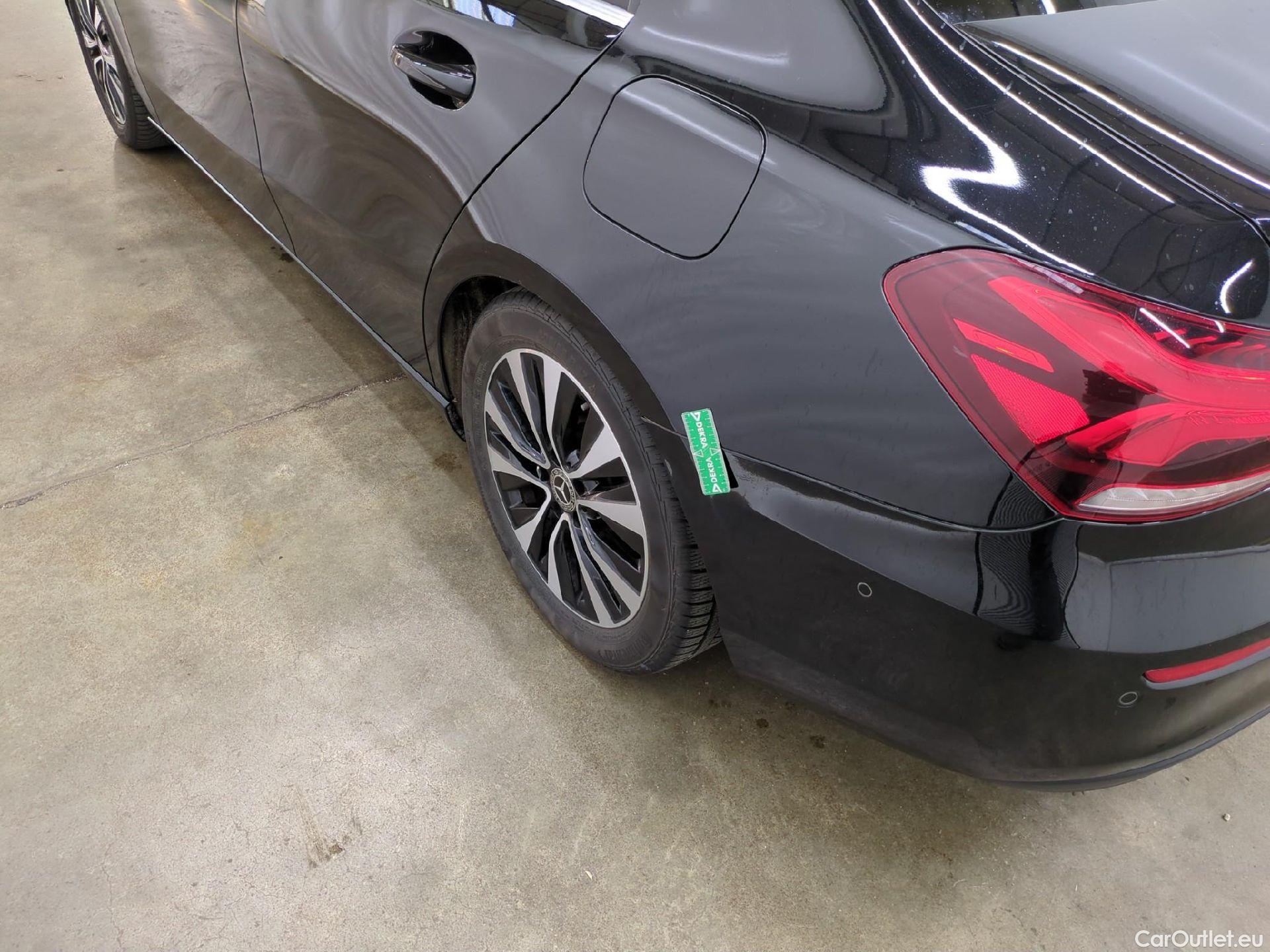  Mercedes  A-Klasse MERCEDES-BENZ Classe A Berline / 2018 / 4P / Berline A 180 d Business Line #32