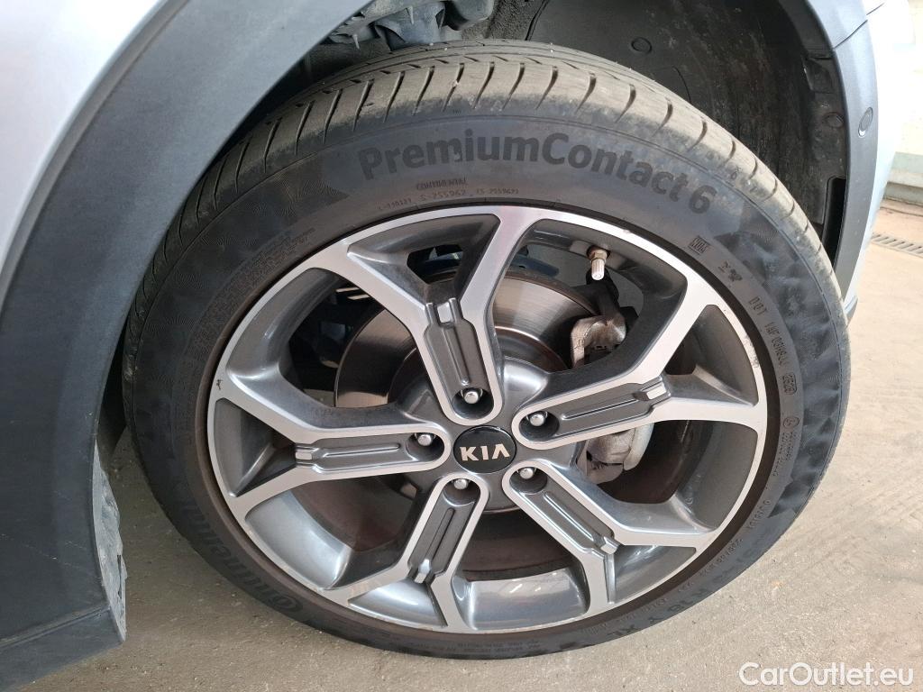  KIA  XCeed KIA  / 2019 / 5P / Crossover 1.6 GDI ISG ISG PHEV DESIGN DCT7 #13