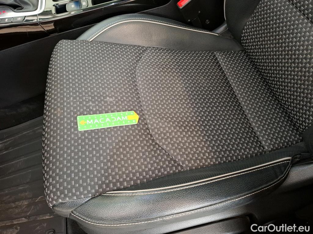  KIA  XCeed KIA  / 2019 / 5P / Crossover 1.6 GDI ISG ISG PHEV DESIGN DCT7 #26