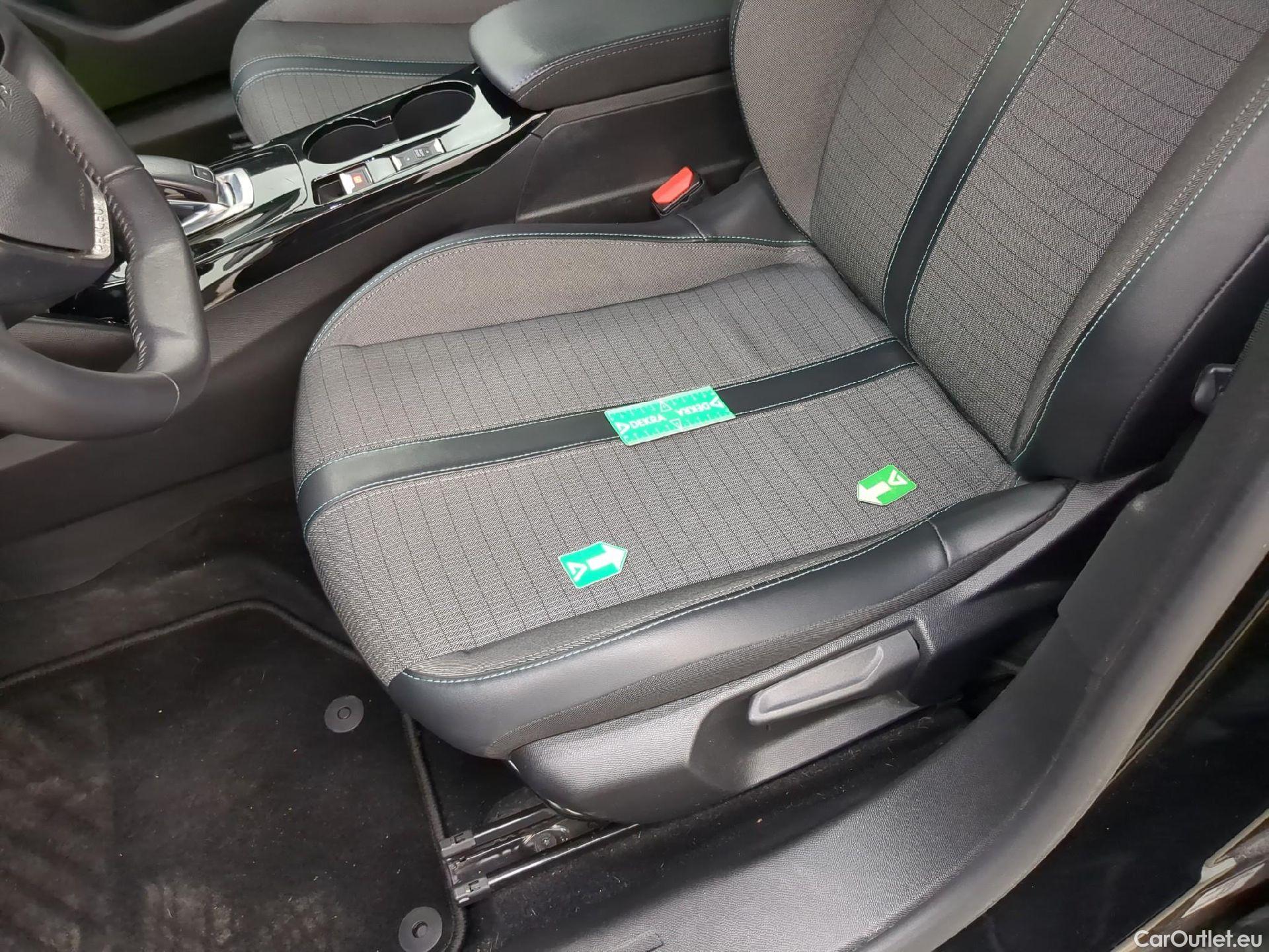  Peugeot  2008  Allure Pack 1.2 PureTech 130CV BVA8 E6d #1