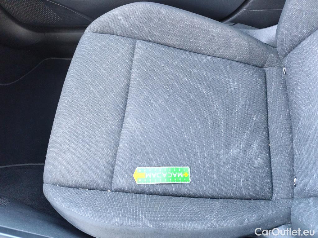  Volkswagen  Golf  VOLKSWAGEN / 2020 / 5P / Berline 2.0 TDI SCR 115 DSG7 Life Busi #11